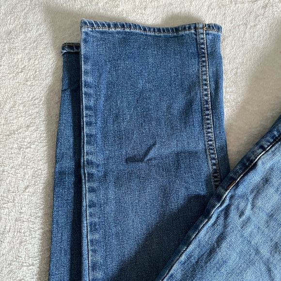 Old Navy Straight Leg Blue Jeans - Picture 3 of 7